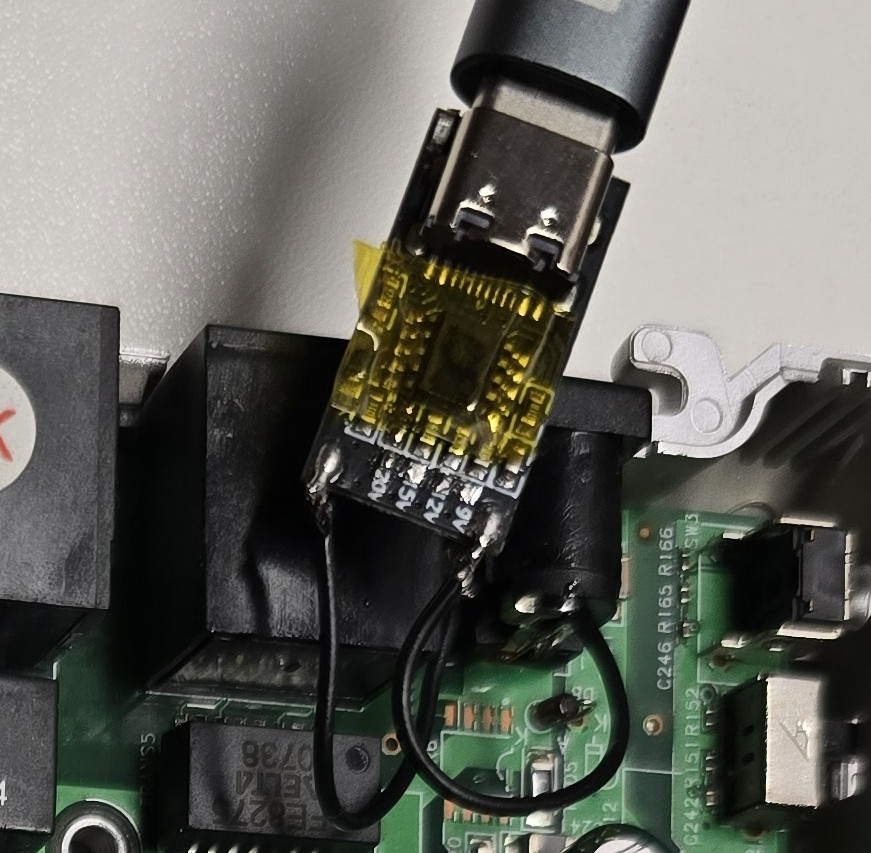USB-C PD trigger board wired to barrel plug connector